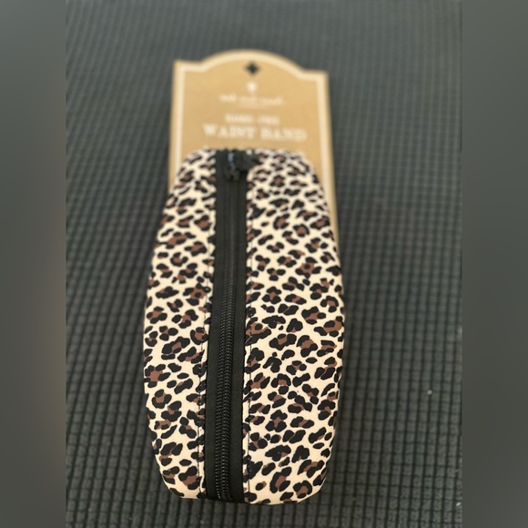 NWT Oak & Reed Hands Free Waist Band Animal Print - Picture 2 of 4